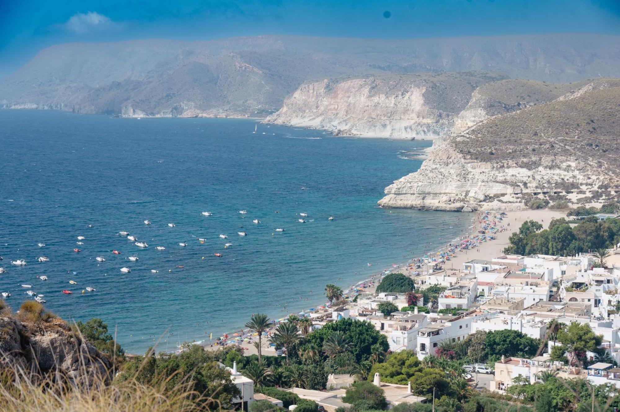 Complejo Turistico Los Bayiyos Agua Amarga  Bagian luar foto