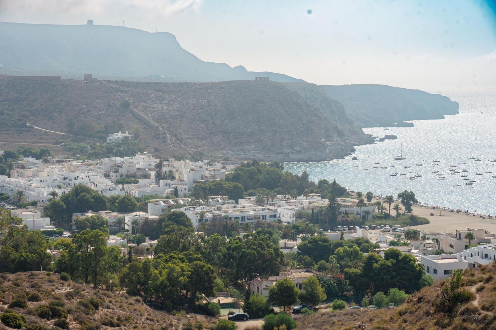 Complejo Turistico Los Bayiyos Agua Amarga  Bagian luar foto